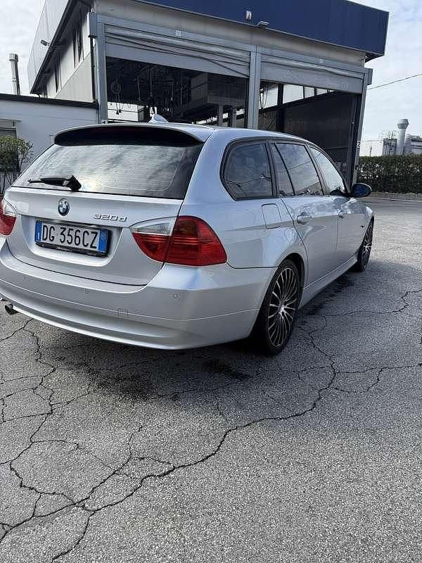 Usata BMW 320 163 CV (119 kW) 2007 Argento Station wagon