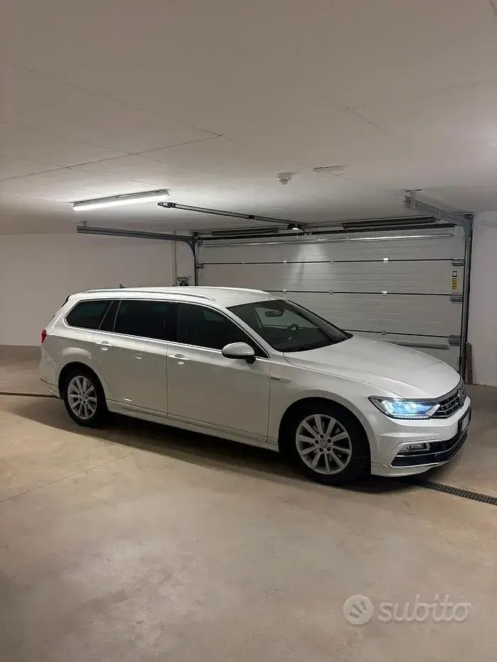 Usata VW Passat R-line 190 CV (139 kW) 2015 Bianco Station wagon