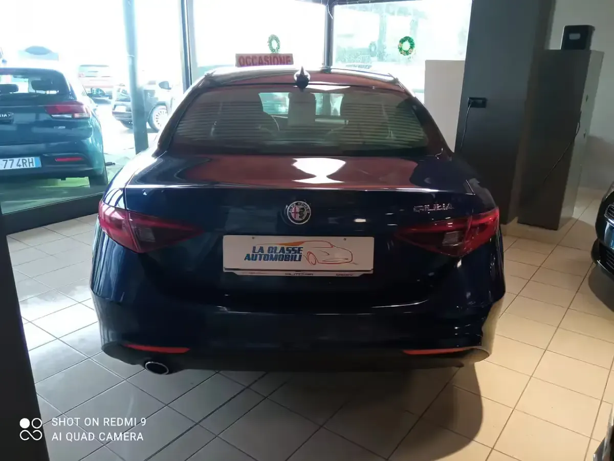 Usata Alfa Romeo Giulia 150 CV (110 kW) 2017 Blu Berlina