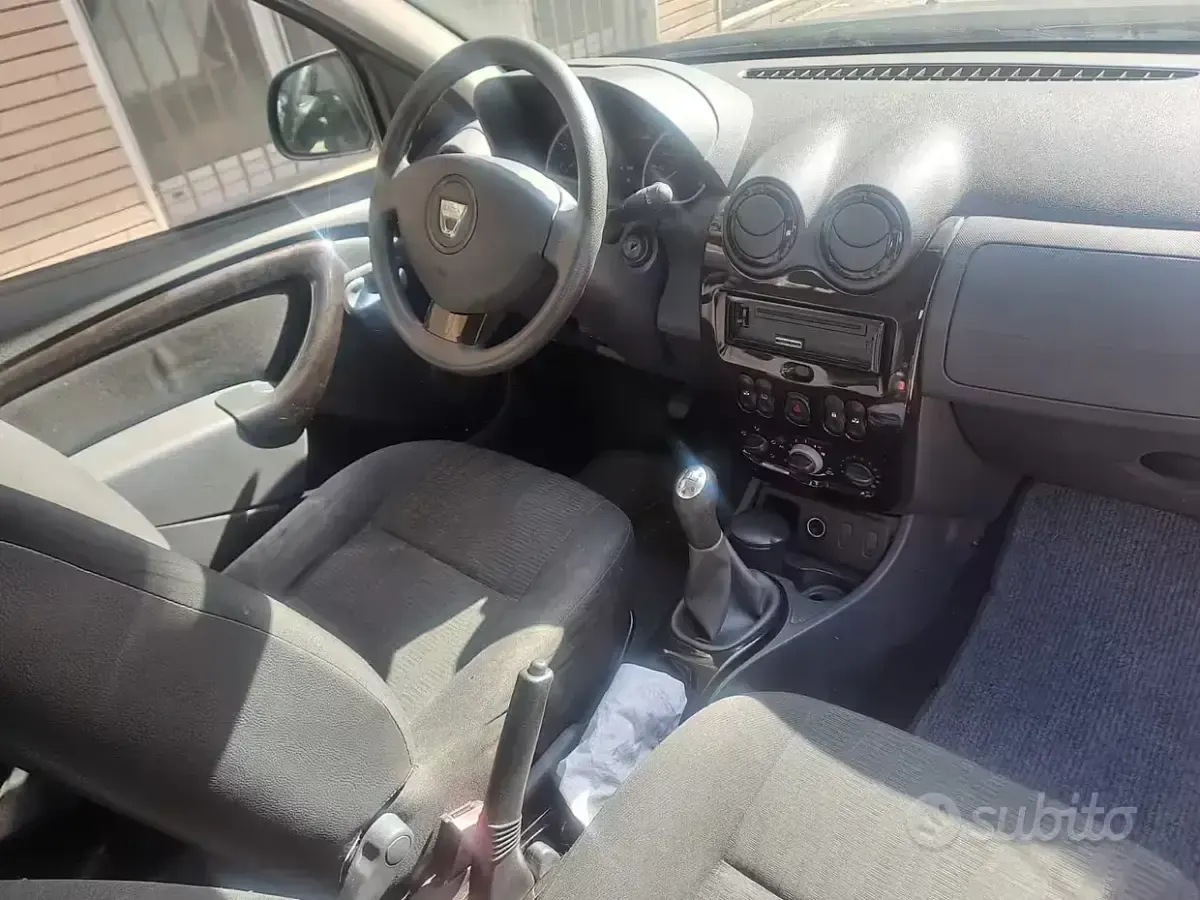 Usata Dacia Duster 105 CV (77 kW) 2011 Nero SUV