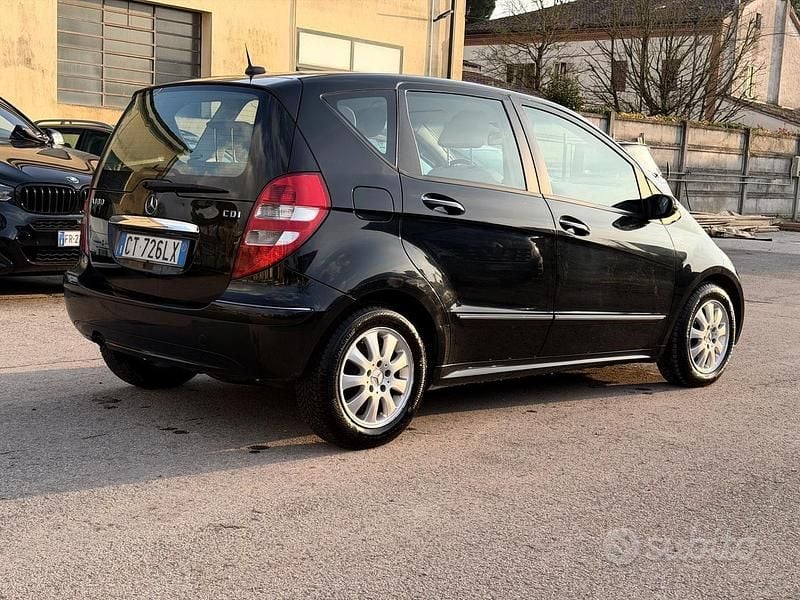 Usata Mercedes A180 Avantgarde 108 CV (79 kW) 2005 Nero Berlina