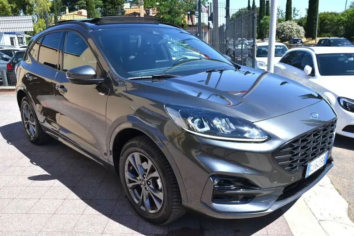 Usata Ford Kuga ST-Line 152 CV (111 kW) 2022 Grigio SUV