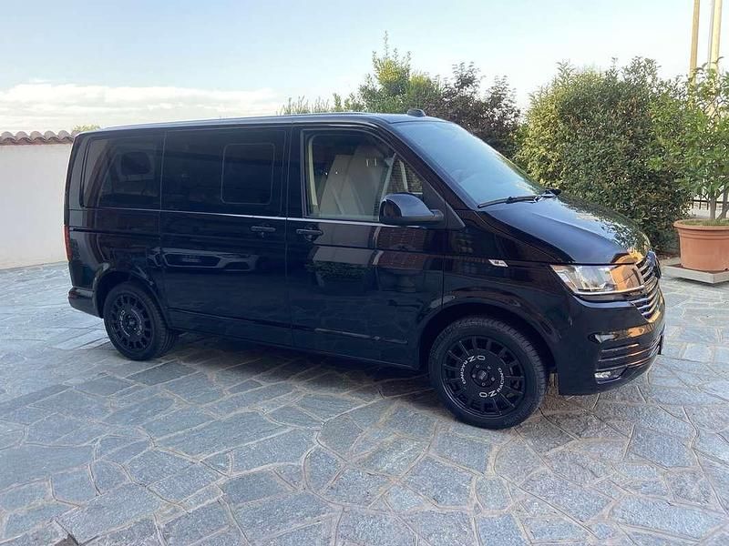 Usata VW Caravelle 150 CV (110 kW) 2023 Furgone