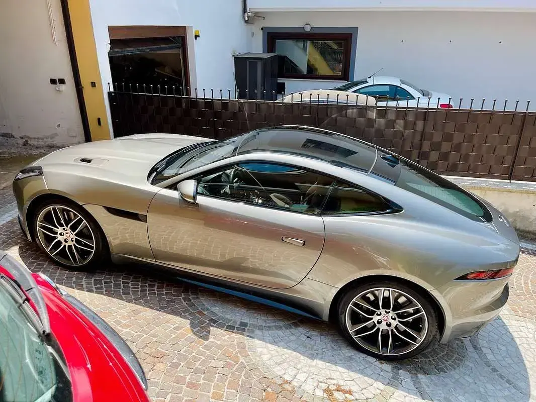 Usata Jaguar F-Type R-Dynamic 381 CV (280 kW) 2017 Grigio Coupé