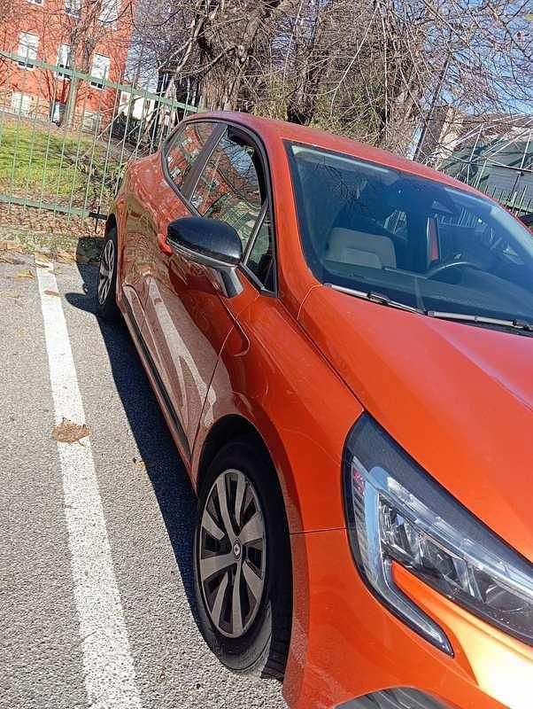 Usata Renault Clio V Life 91 CV (66 kW) 2023 Arancione Berlina