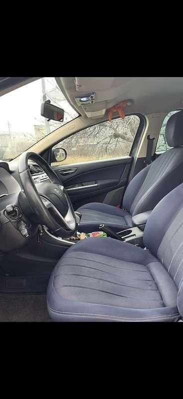 Gebraucht Lancia Delta Silver 120 PS (88 kW) 2012 Grau Kleinwagen