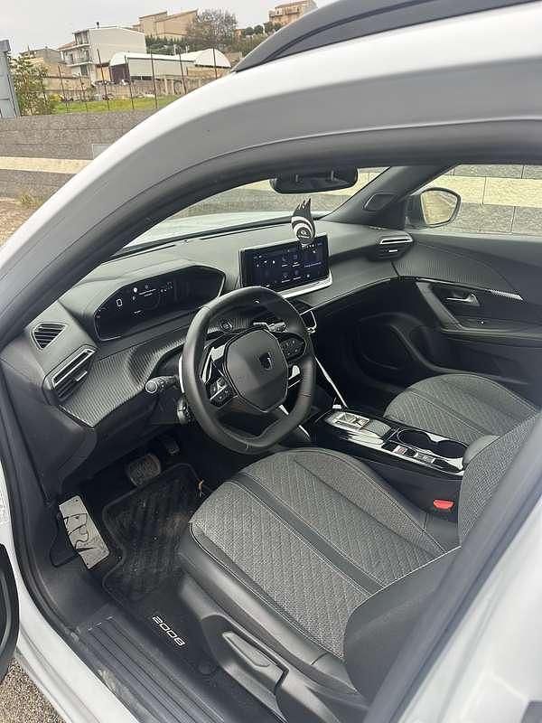 Usata Peugeot 2008 Allure 131 CV (96 kW) 2024 SUV