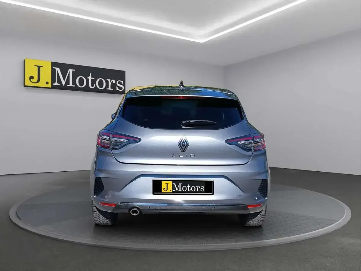 Usata Renault Clio V Techno 91 CV (66 kW) 2025 Metallizzata Berlina