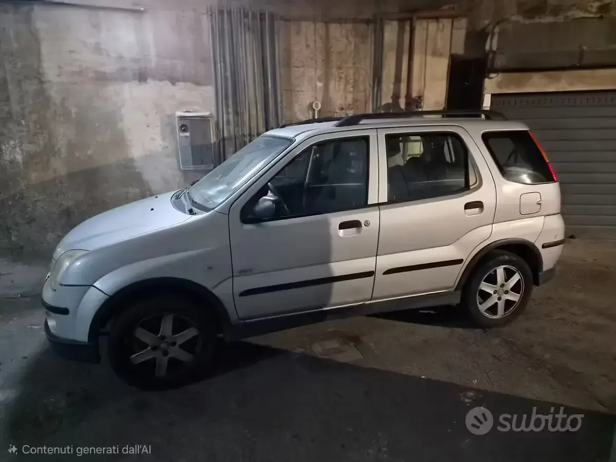 Usata Suzuki Ignis 94 CV (69 kW) 2004 Grigio Utilitaria