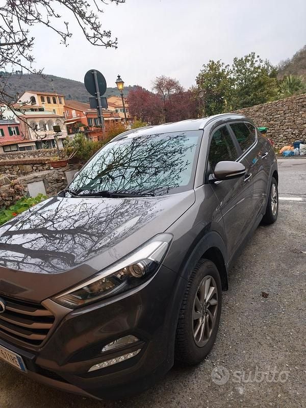 Usata Hyundai Tucson 116 CV (85 kW) 2016 Marrone SUV