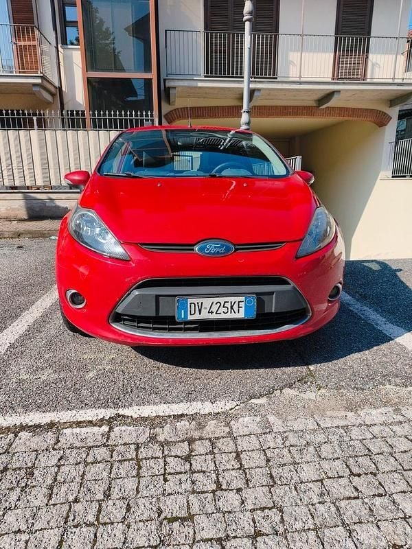 Usata Ford Fiesta 2009 Rosso Utilitaria