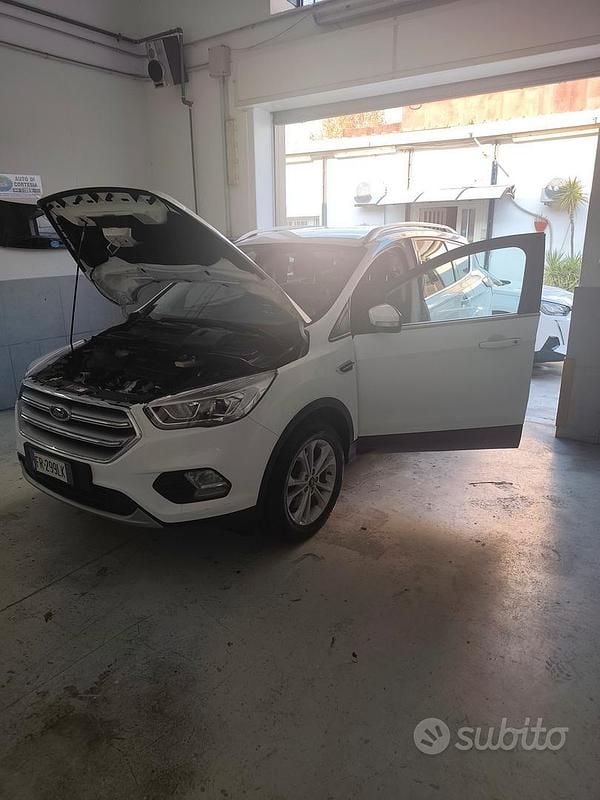 Bianco Usata 2018 Ford Kuga Titanium S SUV | 12.500 € (Super prezzo) - Immagine 1/4