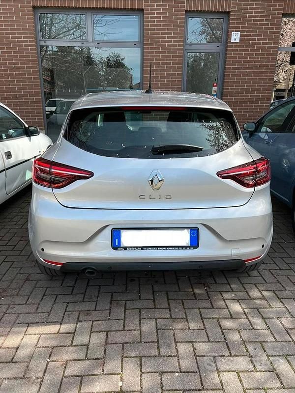 Usata Renault Clio V Intens 101 CV (74 kW) 2021 Grigio Berlina