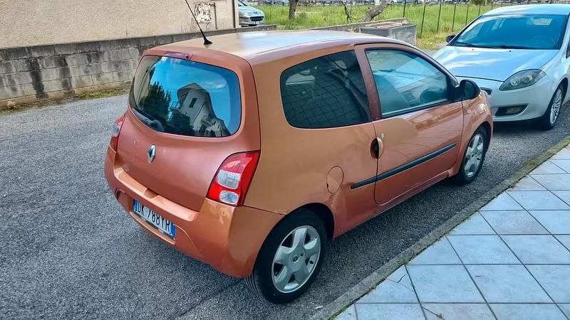 Usata Renault Twingo 65 CV (47 kW) 2007 Arancione Utilitaria