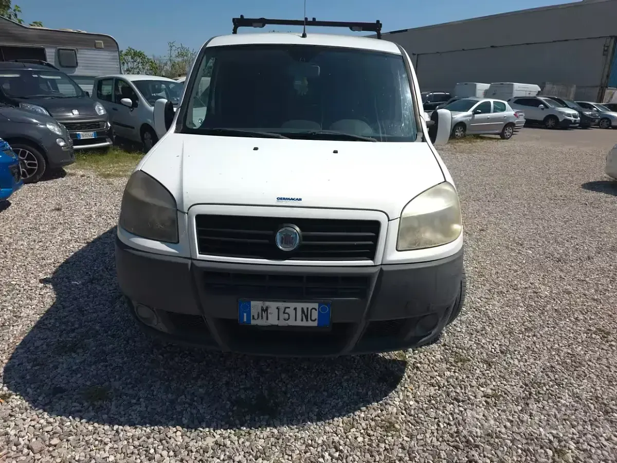 Usata Fiat Doblò S 105 CV (77 kW) 2008 Bianco Monovolume