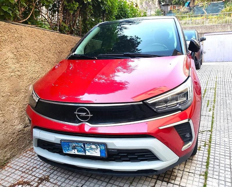 Usata Opel Crossland 110 CV (80 kW) 2022 Rosso SUV
