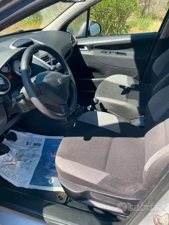 Usata Peugeot 207 88 CV (64 kW) 2007 Grigio Berlina