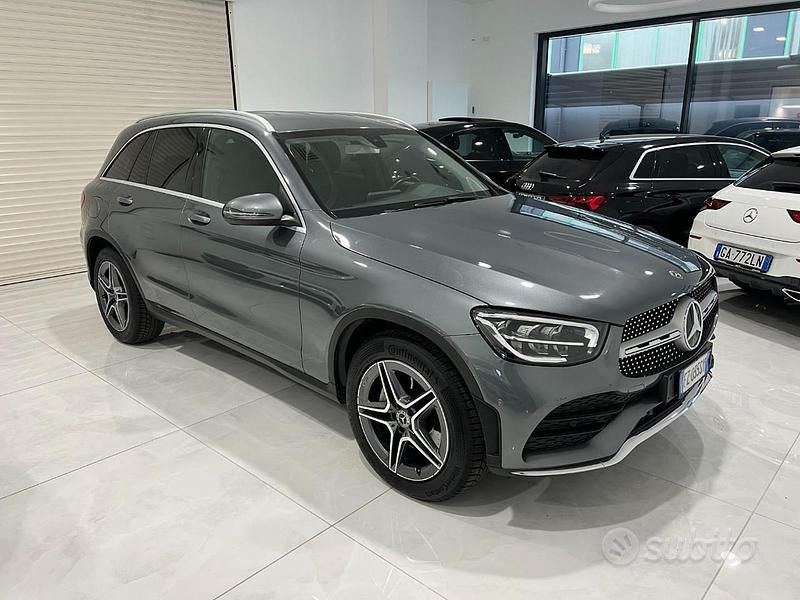 Usata Mercedes GLC200 Premium 163 CV (119 kW) 2019 Grigio scuro SUV