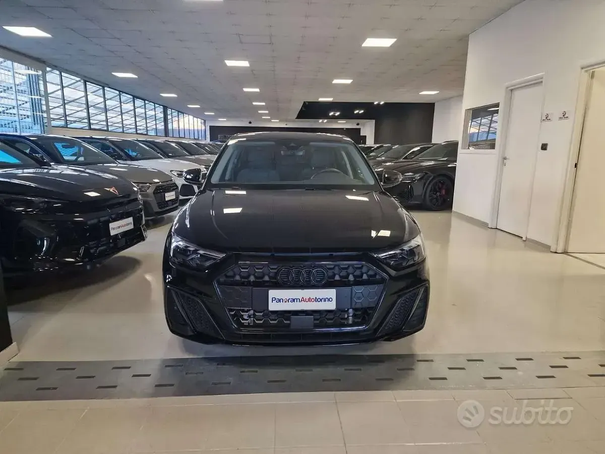 Usata Audi A1 Ambiente 116 CV (85 kW) 2025 Nero metallizzato SUV