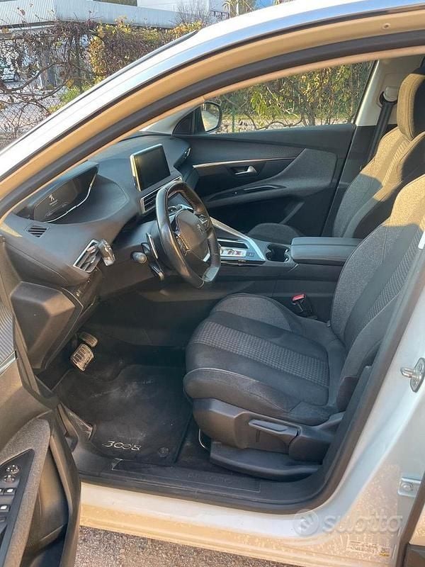 Usata Peugeot 3008 130 CV (95 kW) 2020 Bianco SUV