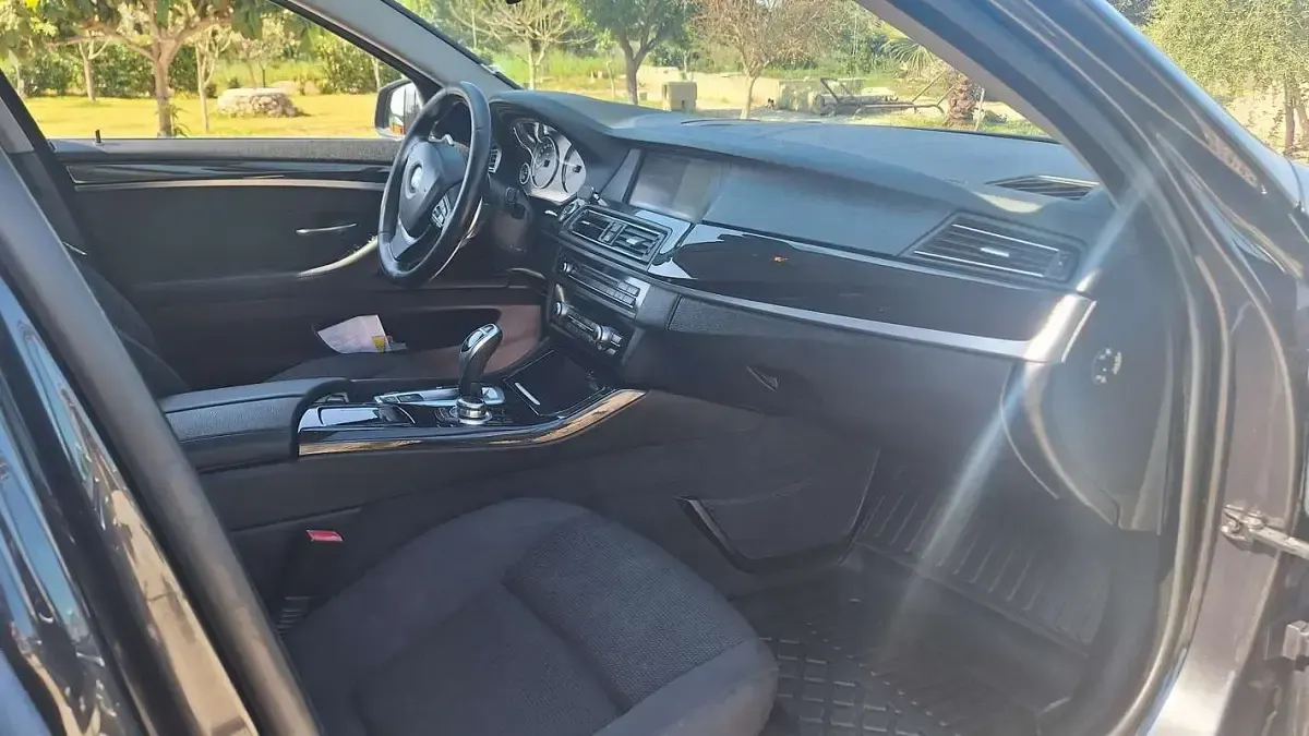 Usata BMW 520 Efficient Dynamics 184 CV (135 kW) 2013 Grigio Station wagon