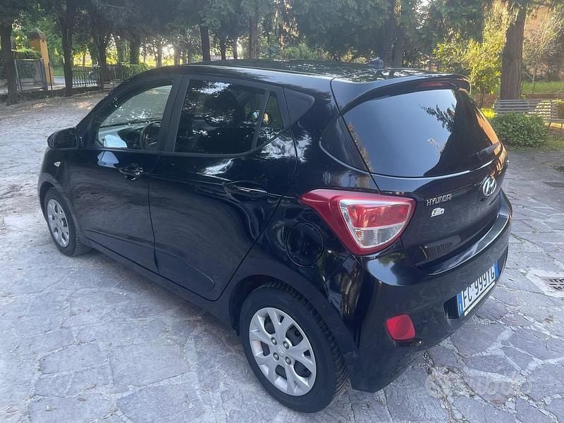 Usata Hyundai i10 66 CV (48 kW) 2016 Nero Utilitaria