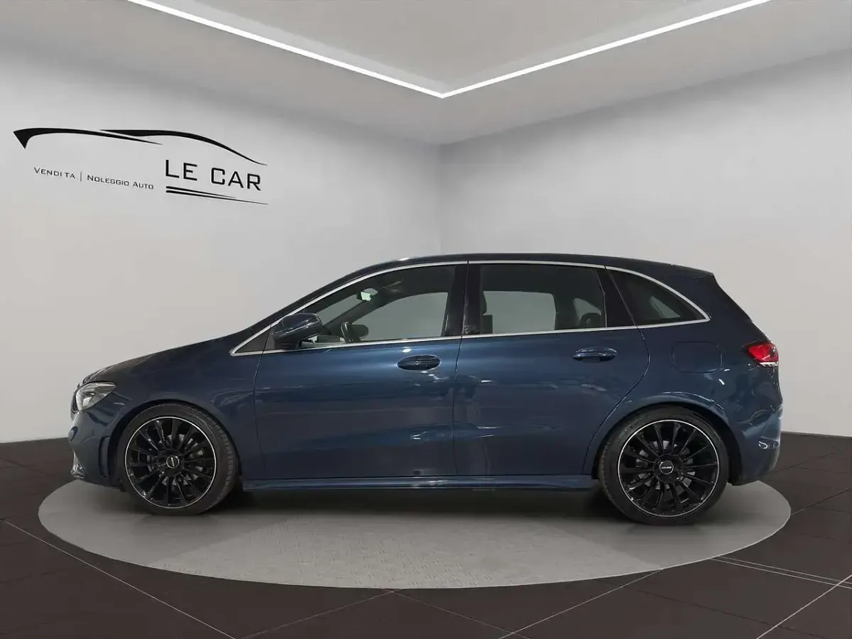 Usata Mercedes B200 Premium 150 CV (110 kW) 2019 Blu/azzurro Utilitaria