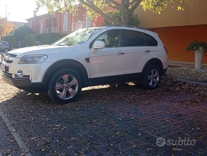 Usata Chevrolet Captiva 150 CV (110 kW) 2009 Bianco SUV