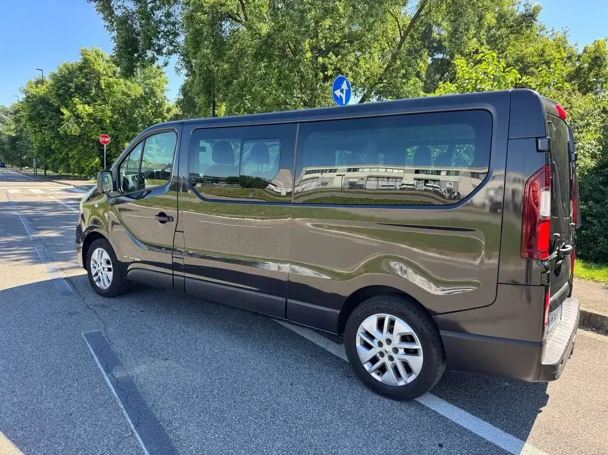 Usata Renault Trafic 145 CV (106 kW) 2017 Nero Monovolume