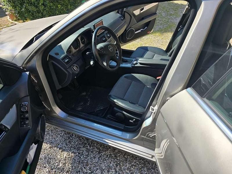 Usata Mercedes C220 Avantgarde 170 CV (125 kW) 2007 Grigio Berlina