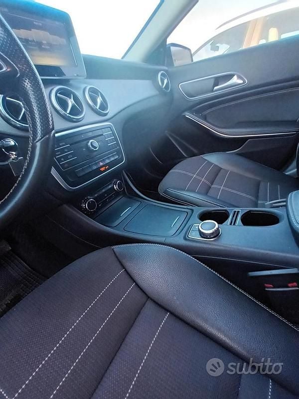 Begagnad Mercedes CLA220 177 HK (130 kW) 2015 Svart Sedan