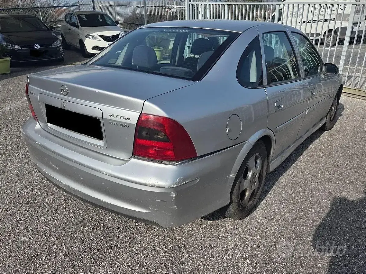 Usata Opel Vectra 101 CV (74 kW) 2000 Grigio Berlina