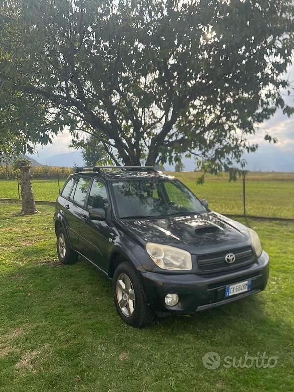 Usata Toyota RAV4 116 CV (85 kW) 2005 Nero SUV