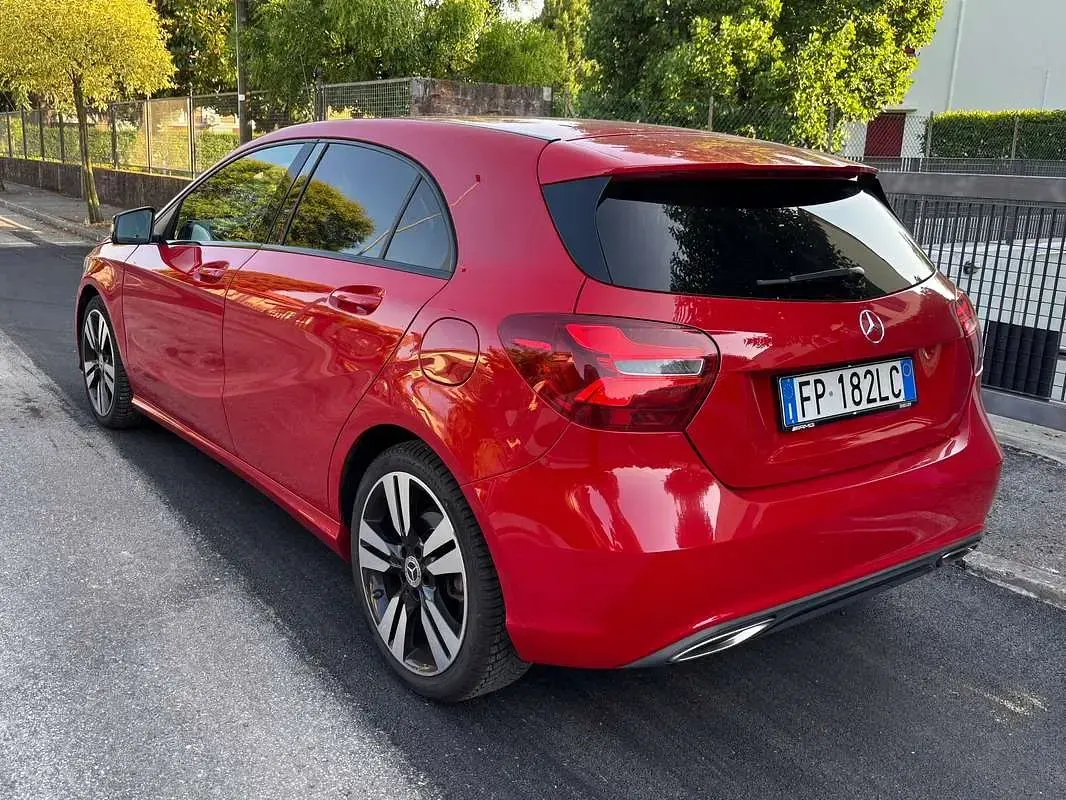 Usata Mercedes A180 109 CV (80 kW) 2018 Rosso Berlina