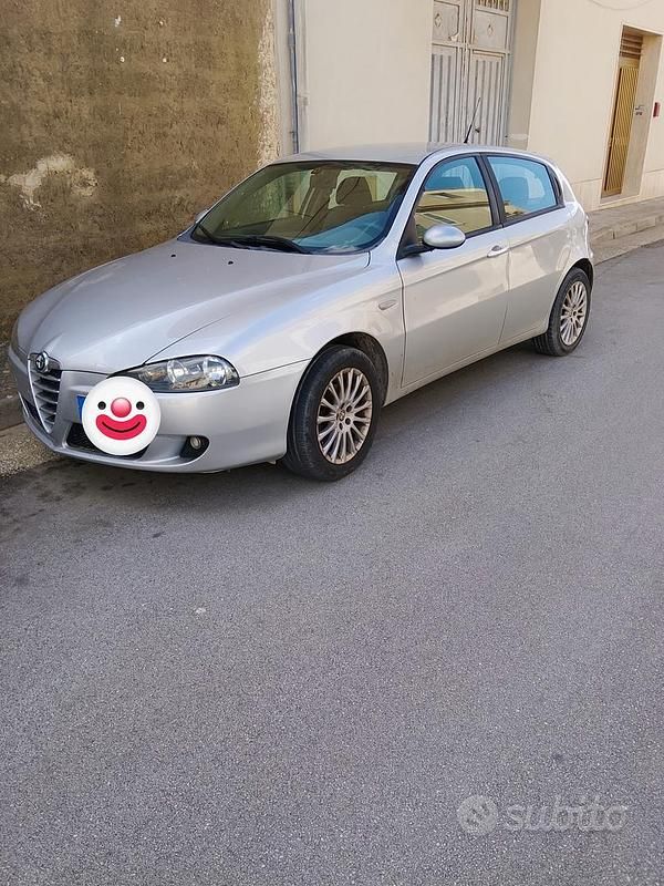 Usata Alfa Romeo 147 115 CV (84 kW) 2005 Grigio Utilitaria