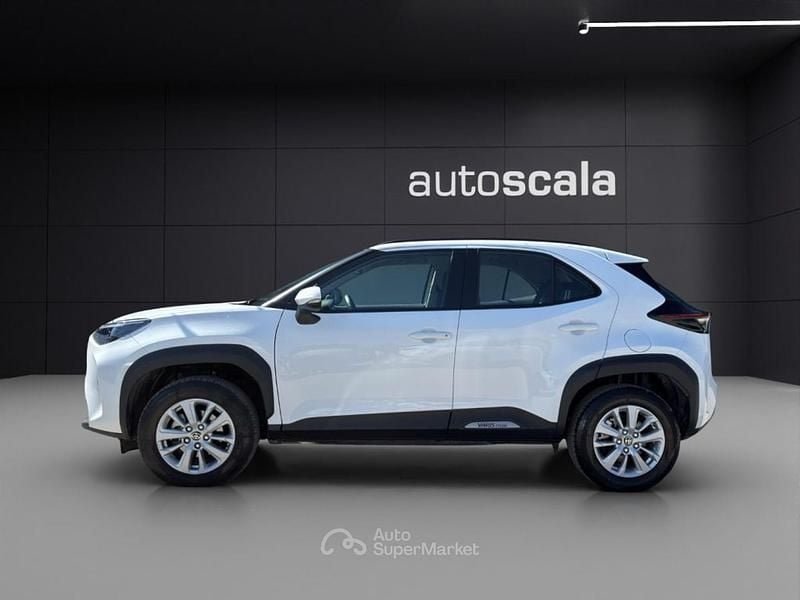 Usata Toyota Yaris Cross Active 92 CV (67 kW) 2025 Bianco SUV