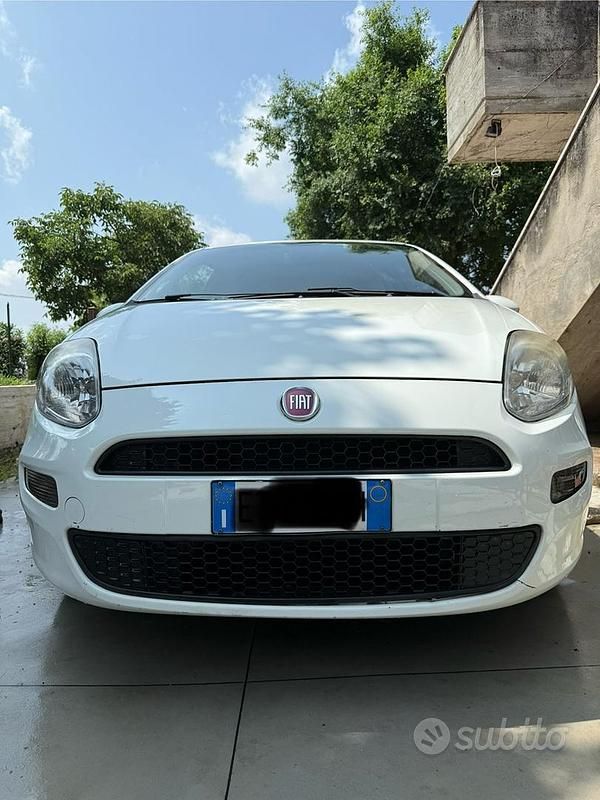Bianco Usata 2013 Fiat Grande Punto Due volumi | 5500 € (Cara) - Immagine 1/4