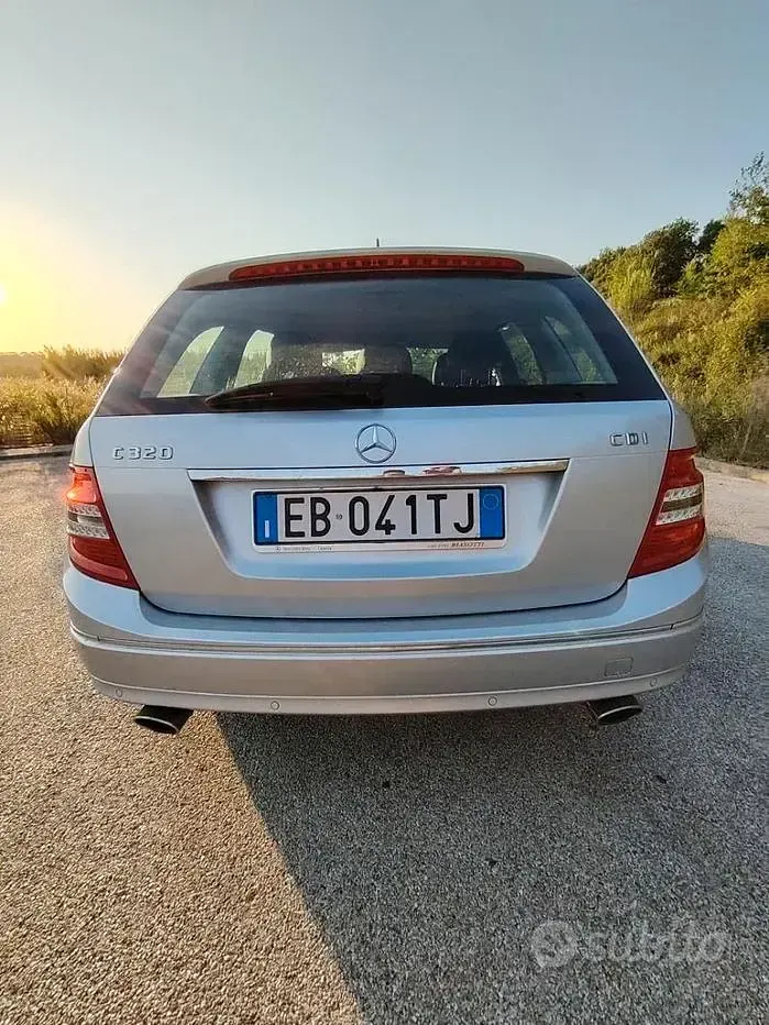 Usata Mercedes C320 224 CV (164 kW) 2010 Grigio Station wagon