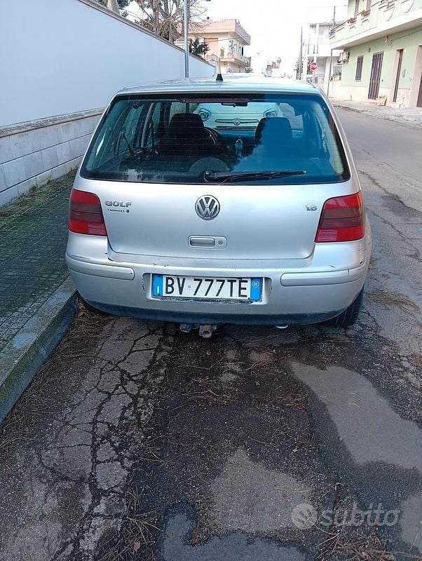 Usado VW Golf IV 105 CV (77 kW) 2001 Berlina