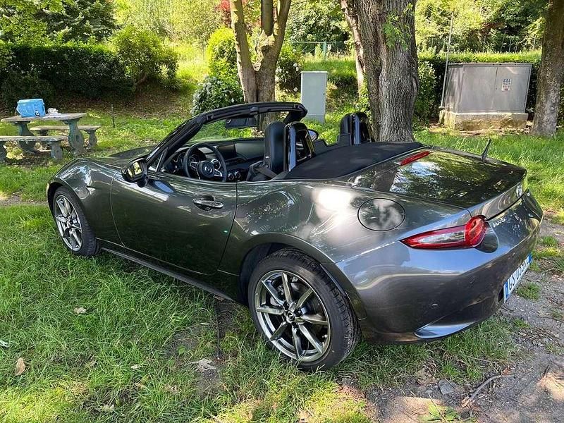 Usata Mazda MX5 Exclusive-Line 184 CV (135 kW) 2024 Grigio Cabrio