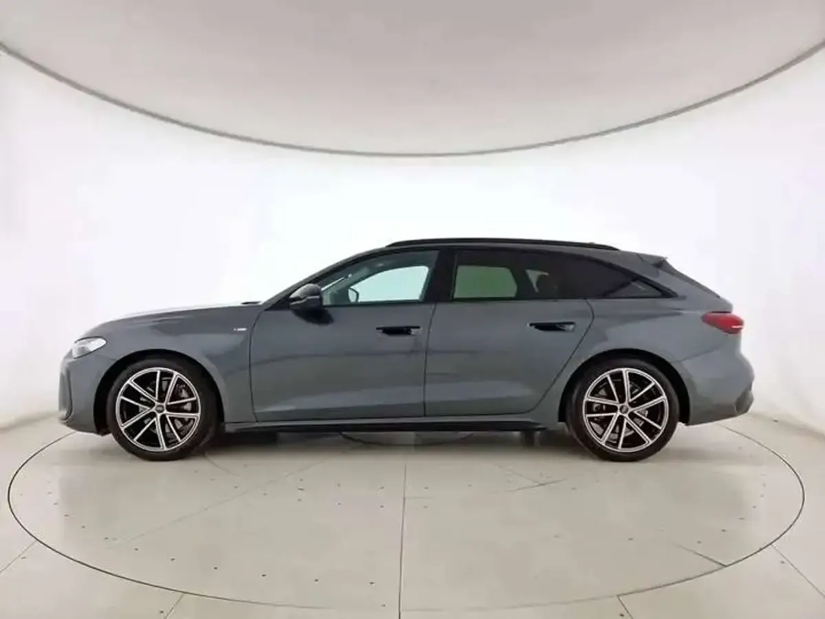 Usata Audi A5 S-Line 204 CV (150 kW) 2025 Grigio daytona Station wagon