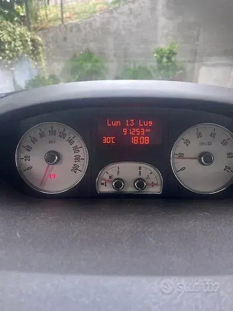 Usata Lancia Musa 90 CV (66 kW) 2007 Bluazzurro Monovolume