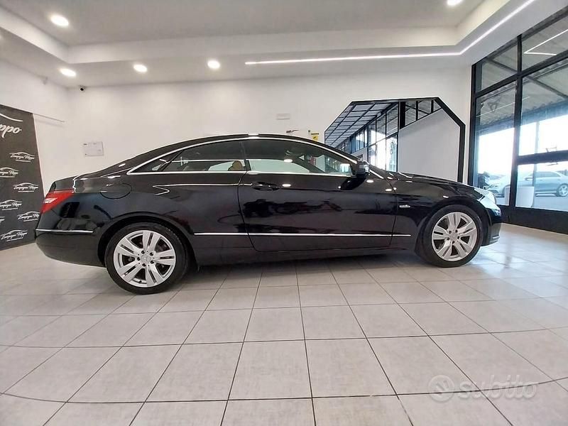 Usata Mercedes E250 Avantgarde 204 CV (150 kW) 2011 Nero Berlina