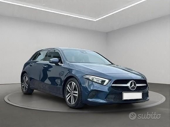 Usata Mercedes A180 Edition 116 CV (85 kW) 2022 Blu/azzurro Berlina