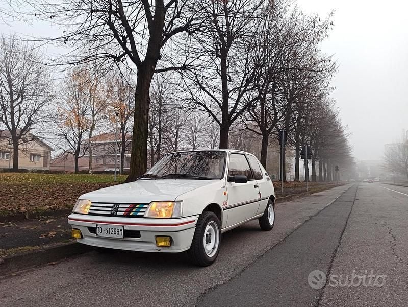 Usata Peugeot 205 85 CV (62 kW) 1989 Bianco Utilitaria