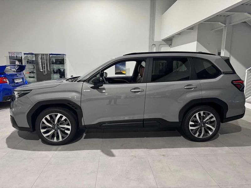 Nuova Subaru Forester Style 136 CV (100 kW) 2025 Grigio SUV