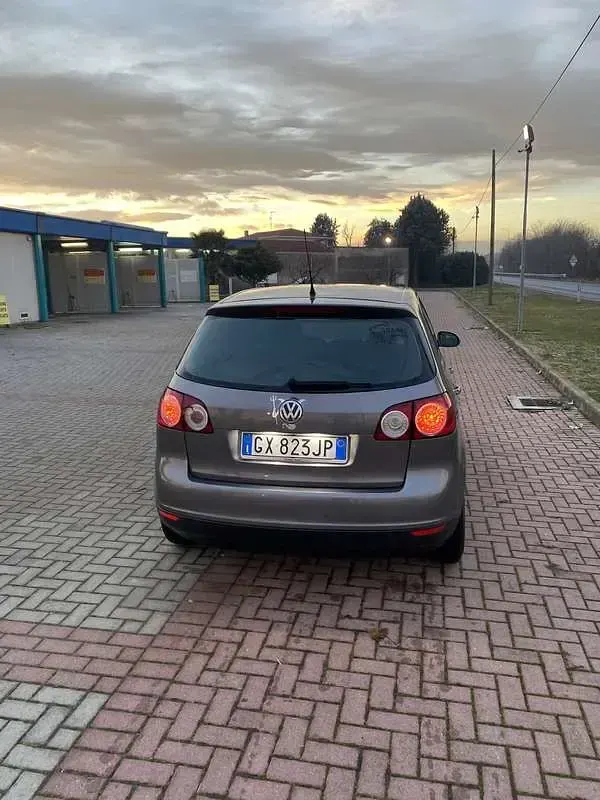 Usata VW Golf Plus Cross Sportline 102 CV (75 kW) 2007 Berlina