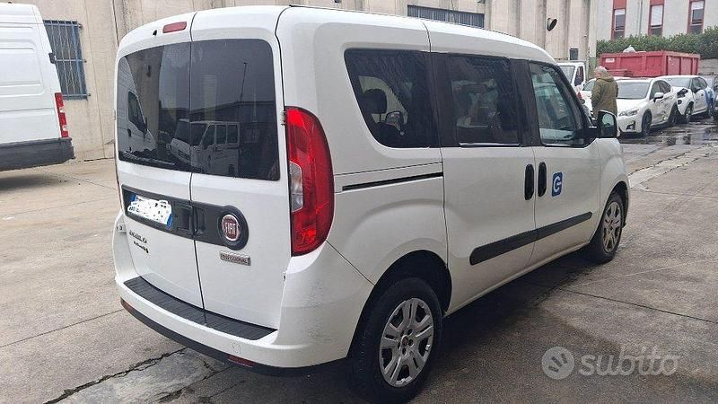 Usata Fiat Doblò 105 CV (77 kW) 2017 Bianco Monovolume