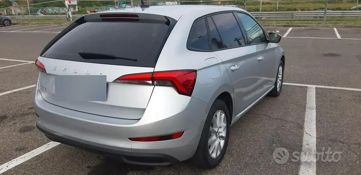 Usata Skoda Scala Ambition 116 CV (85 kW) 2021 Grigio Utilitaria