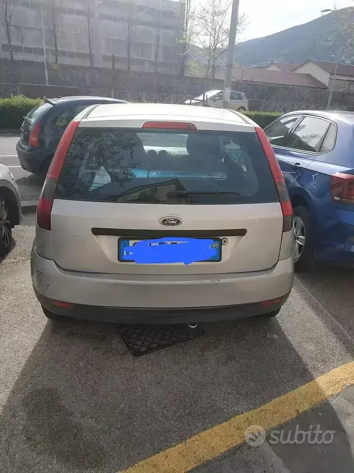 Usata Ford Fiesta 75 CV (55 kW) 2004 Utilitaria